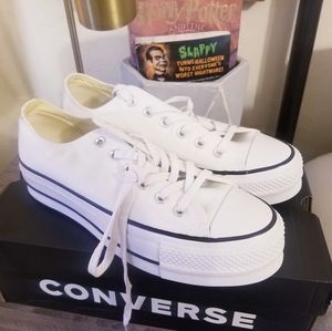 Converse Chuck Taylor All Star Platform Low Top